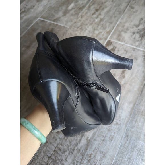 IMPO Ankle Stretch Heeled Booties - Picture 4 of 5